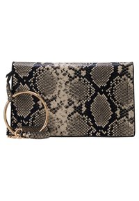 Portefeuille en simili-cuir serpent en beige et noir, avec une anse circulaire en or et une bandoulière amovible. Forme rectangulaire compacte.