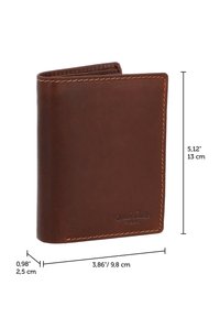 Braune Leder-Bifold-Geldbörse mit sichtbaren Nähten und eingeprägtem Markenlogo, dargestellt mit Maßen in Zentimetern und Zoll.