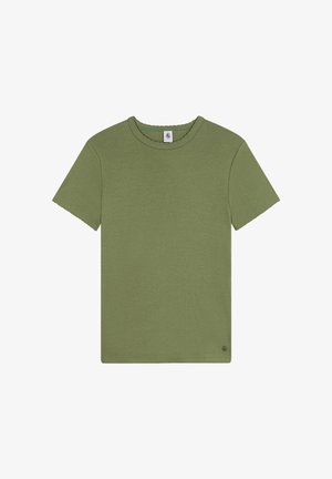 T-shirt manches courtes vert olive en tissu léger avec un col festonné et un ourlet droit. Présente un petit détail de logo en bas.