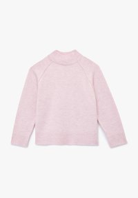 Maglione a collo alto in rosa chiaro, con maniche raglan e orlo a costine. Tessuto morbido con un motivo a maglia sottile.