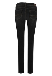 Jeans in denim nero con vestibilità slim, caratterizzati da due tasche posteriori e cuciture marroni a contrasto. Tessuto liscio con un design classico.