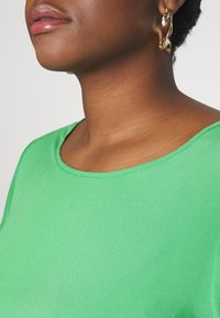 ONLY Carmakoma CARHELENA Top | Fuchsia
