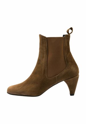 CAROLA - Botines - brown