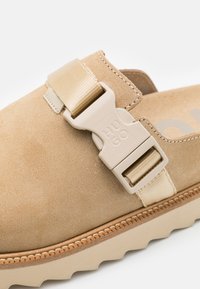HUGO SYRAX - Clogs - light beige