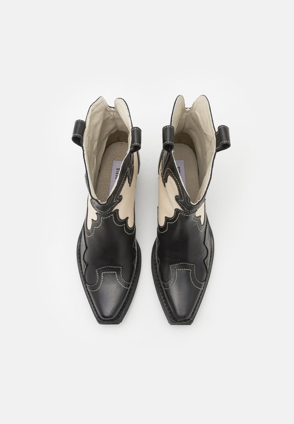 WAYNOA - Cowboy/biker ankle boot3