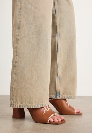 ASTRA NOVA WHIPSTITCH SLIDE - Sandaler med høye hæler - tan