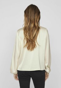 VILA MIT LANGEN ÄRMELN HIGH NECK - Blouse - birch