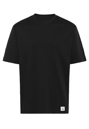 Maglietta nera a maniche corte in cotone. Presenta un collo a giro e un piccolo etichetta con il numero "73" all'orlo. Design semplice e senza fronzoli.