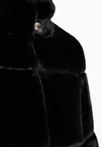Patrizia Pepe Abrigo de invierno - black