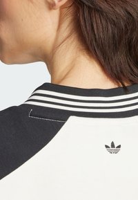 Thumbnail Image 4