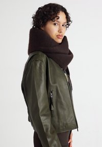 Gina Tricot CHUNKY SCARF - Cachecol - brown