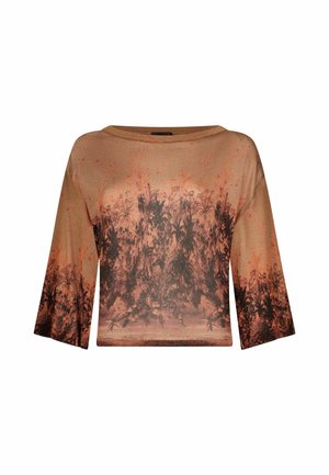 Haut marron à manches longues avec un large décolleté, présentant des motifs floraux et feuillus de couleur marron foncé et noir, s'estompant vers le haut depuis l'ourlet et les manches.