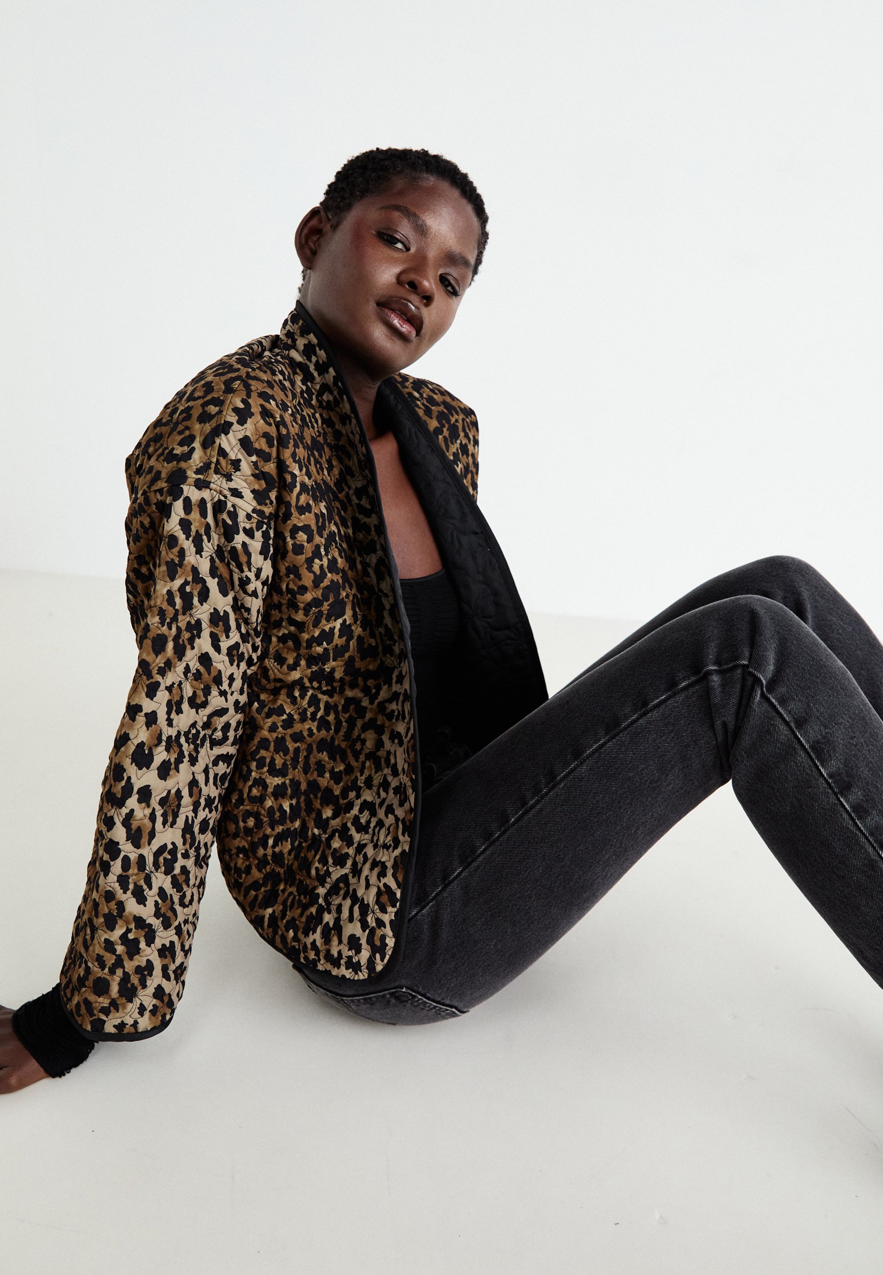 Vero Moda VMJANE REVERSIBLE ZEBRA PRINT - Light jacket - silver