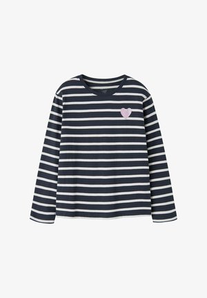 Μπλε σκούρο και λευκό ριγέ μακρυμάνικη μπλούζα με στρογγυλή λαιμόκοψη, με ροζ γκλίτερ καρδιά στην αριστερή πλευρά του στήθους. Μαλακό ύφασμα, άνετη εφαρμογή.