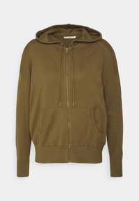 Olivově zelená mikina na zip s kapucí se stahovací šňůrkou, elastickými manžetami a dvěma předními kapsami, vyrobená z měkké, texturované pleteniny.