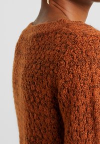 ICHI Sweter