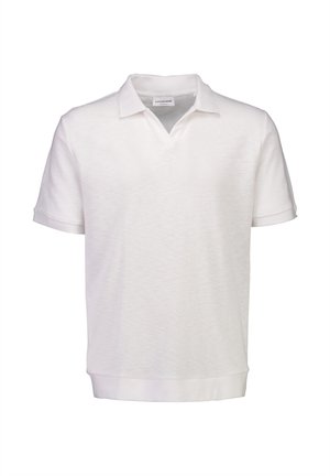 Witte polo met korte mouwen, open kraag, gestructureerde stof en rechte zoom, getoond op een neutrale witte achtergrond.