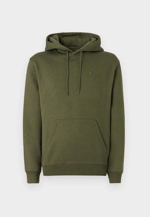 Olivengrüner Hoodie aus weichem Baumwoll-Mix, mit einer vorderen Kängurutasche, einer Kapuze mit Kordelzug und kleinem Logo auf der Brust.