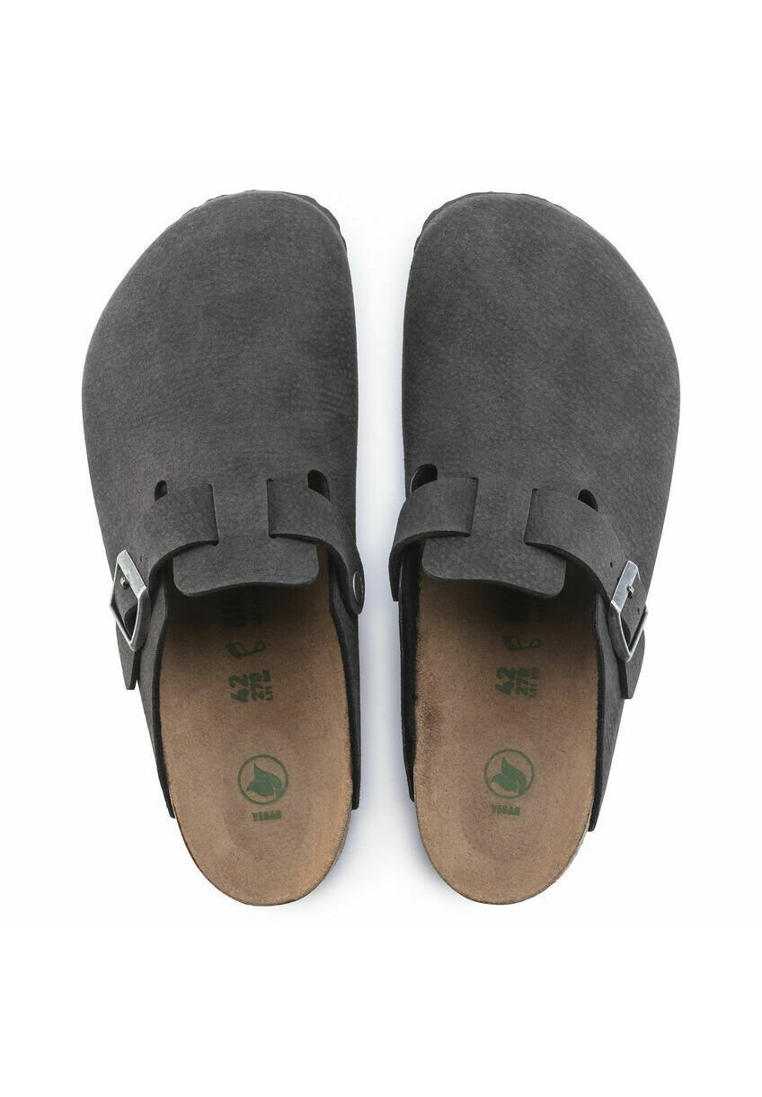 Birkenstock BOSTON SYN DESERT DUST VEG NARROW - Zuecos - desert