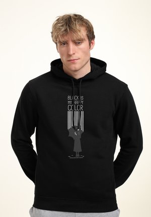Felpa nera in misto cotone con stampa grafica che riporta il testo "IL NERO È IL MIO COLORE FELICE" e un design di ombrello in tonalità di grigio.