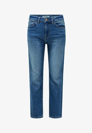 Jeans de mezclilla de color azul medio con corte recto, cinco bolsillos, cierre frontal con botón y una textura ligeramente deslavada. Detalles de costura de calidad visibles.