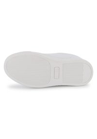 Witte sneakersol met een gestructureerd patroon, met een gladde rand en een klein logo. Het ontwerp is minimalistisch en vlak.