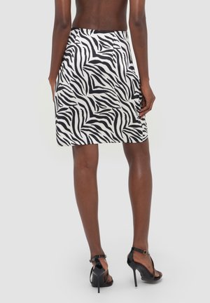 WRSTBHVR, WRSTBHVR SKIRT BLUEBELL SKIRT - Jupe trapèze - black zebra