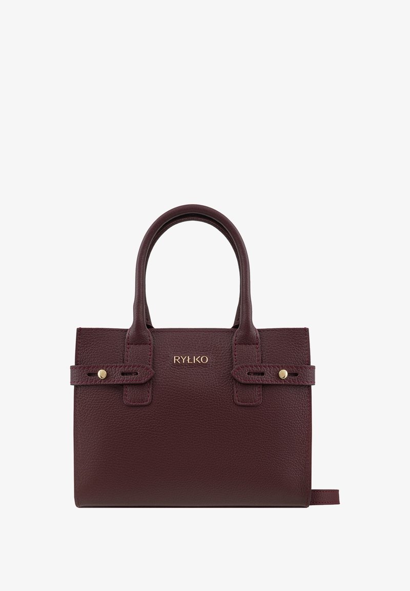 Burgundi színű bőrtáska két felső fogantyúval, arany tónusú fémrészekkel, letűnt logóval és struktúrált téglalap alakú formával. Texturált felület.