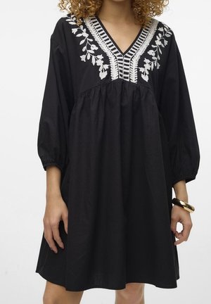 Vero Moda Sukienka letnia