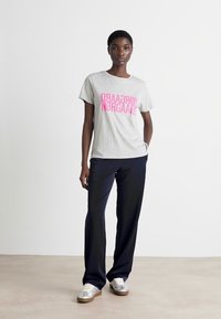 Mads Nørgaard SINGLE TRENDA TEE - T-shirt imprimé - light grey melange