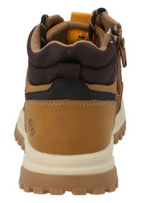 Scarpe da trekking marroni con accenti beige, tomaia in nylon testurizzato, colletto imbottito, chiusura con zip e suola in gomma resistente.