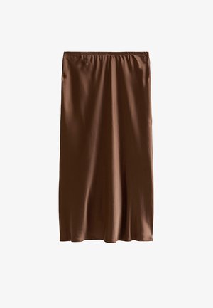 Bruine midirok met een gladde, satijnen afwerking en elastische tailleband. Heeft een eenvoudig, vloeiend ontwerp zonder patronen of versieringen.