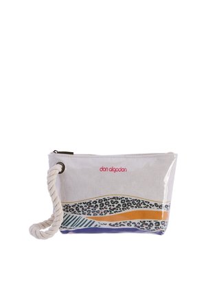 Pequeño estuche rectangular de tela beige con cremallera, ribete con estampado abstracto de animales colorido, correa de muñeca de cuerda y logotipo rojo "don algodon".