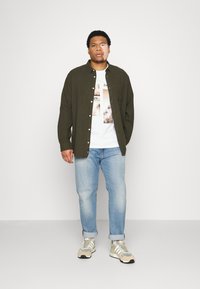Only & Sons ONSLUCA LIFE SOLID SHIRT - Camisa - peat