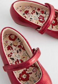 Next WIDE FIT - MARY JANE - Lauflernschuh - red