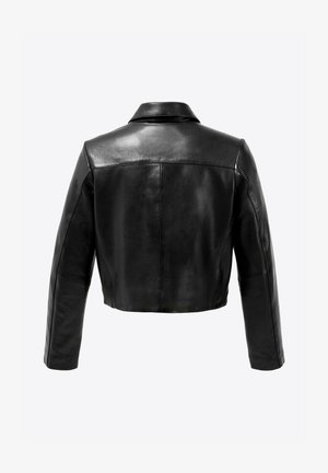 Czarna krótka skórzana kurtka z długimi rękawami i klasycznym kołnierzem, pokazana od tyłu na jednolitym białym tle.