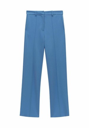 Pantalons larges bleus en tissu lisse, avec une taille plate, passants de ceinture et deux poches latérales, ornés de plis marqués.