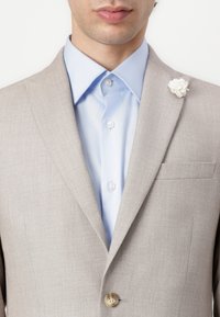 Isaac Dewhirst WEDDING SUIT SET - Κοστούμι - beige