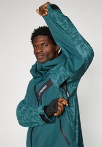 Adidas Terrex Snowboardjakke - aurora ivy/preloved teal