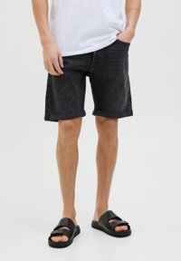 Jack & Jones - JJIRICK JJIORIGINAL - Shorts di jeans - black denim pack am Immagine in miniatura 1