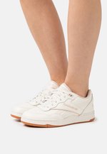 lacet reebok classic
