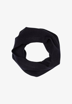 Sciarpa infinita nera a maglia con bordi a coste, distesa piatta in forma circolare su uno sfondo bianco.