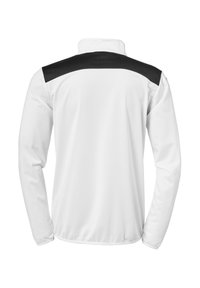 Weißes Jackett mit hohem Kragen und langen Ärmeln, das einen schwarzen Akzent über die Schultern hat. Glatte Textur, sportliches Design.