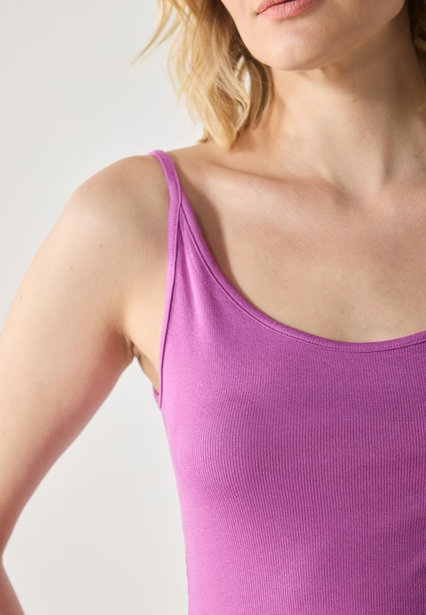 Top - cattleya orchid3