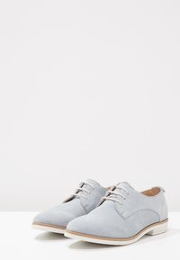 Anna Field LEATHER - Sapatos de atacadores - light blue