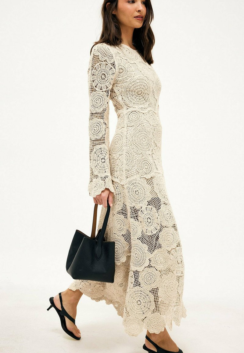na-kd combined knit maxi dress KNITTED CROCHET FLARE - Jumper dress - cream/beige ckutchka