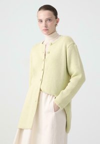 Unselected, cream