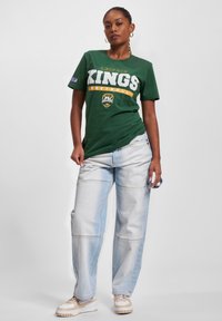 DEF LEIPZIG KINGS IDENTITY - T-shirts med print - green