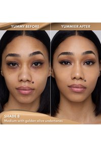 Las fotos de antes y después muestran la aplicación de maquillaje en un rostro con tono de piel medio y matices oliva dorados. Los rasgos incluyen cabello negro, cejas definidas y una marca de belleza.