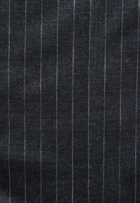 Thumbnail Image 7